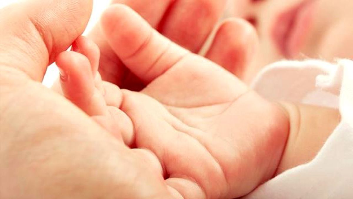 9 Günlük Bebek Annesinin Öpücüğüyle Öldü!