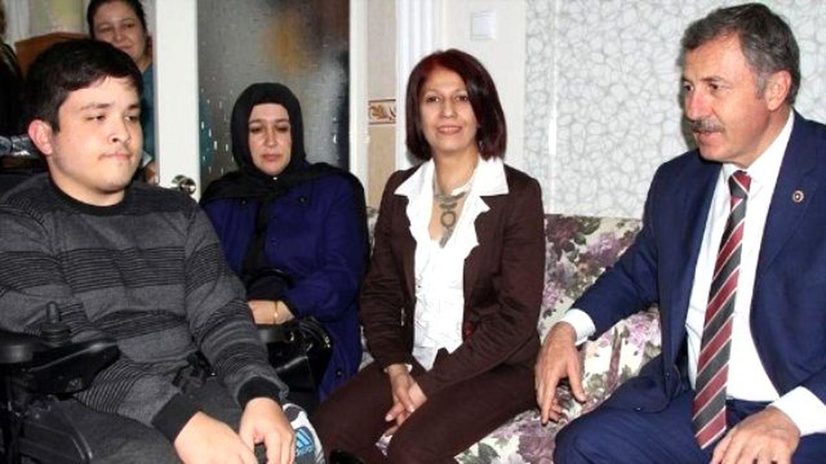 Ak Partili Özdağ\'dan \'Engelliler Günü\' Mesajı