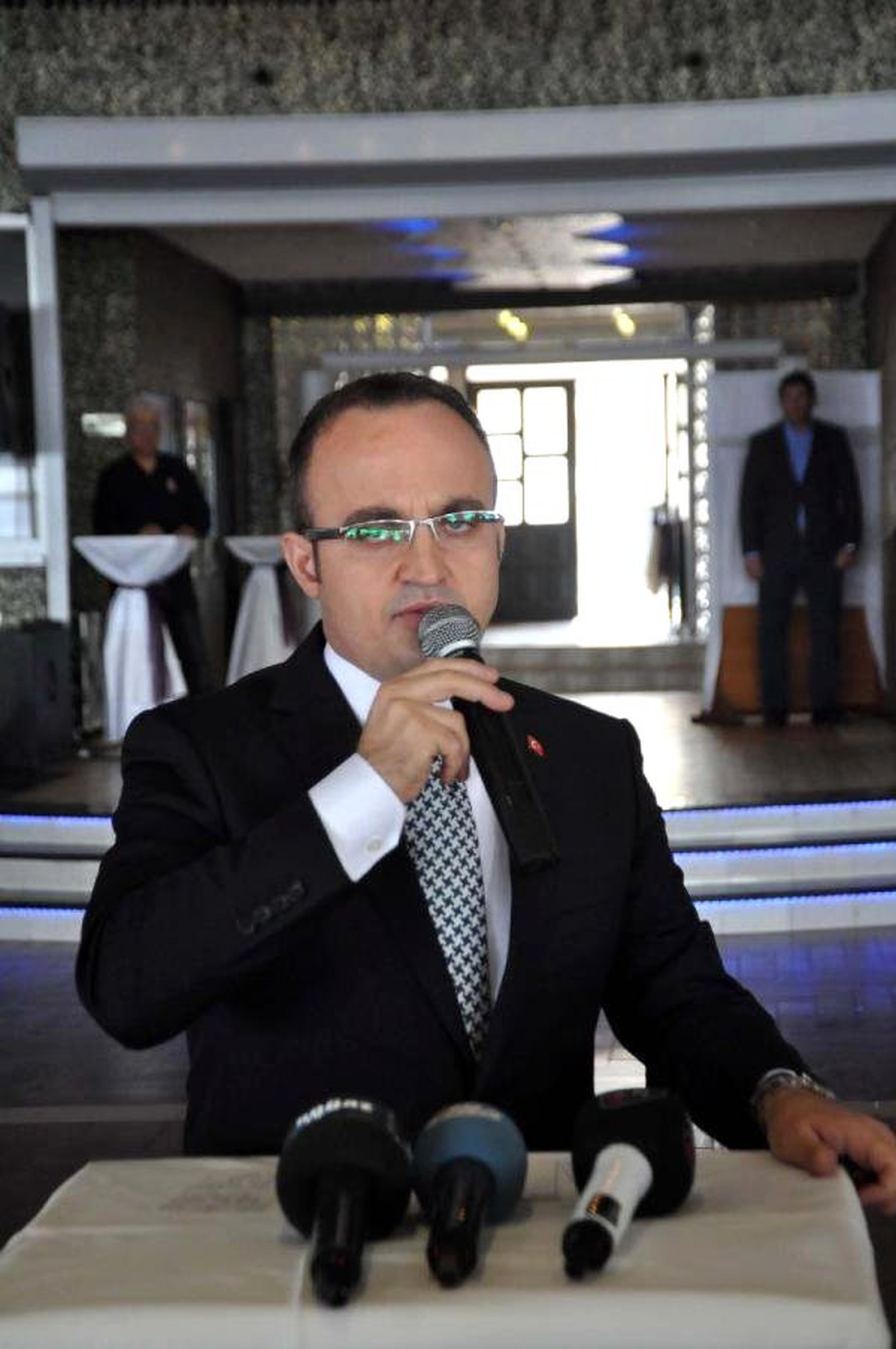 Ak Partili Turan: Tutuklamalar Mahkeminin İşidir, Bizim Değil