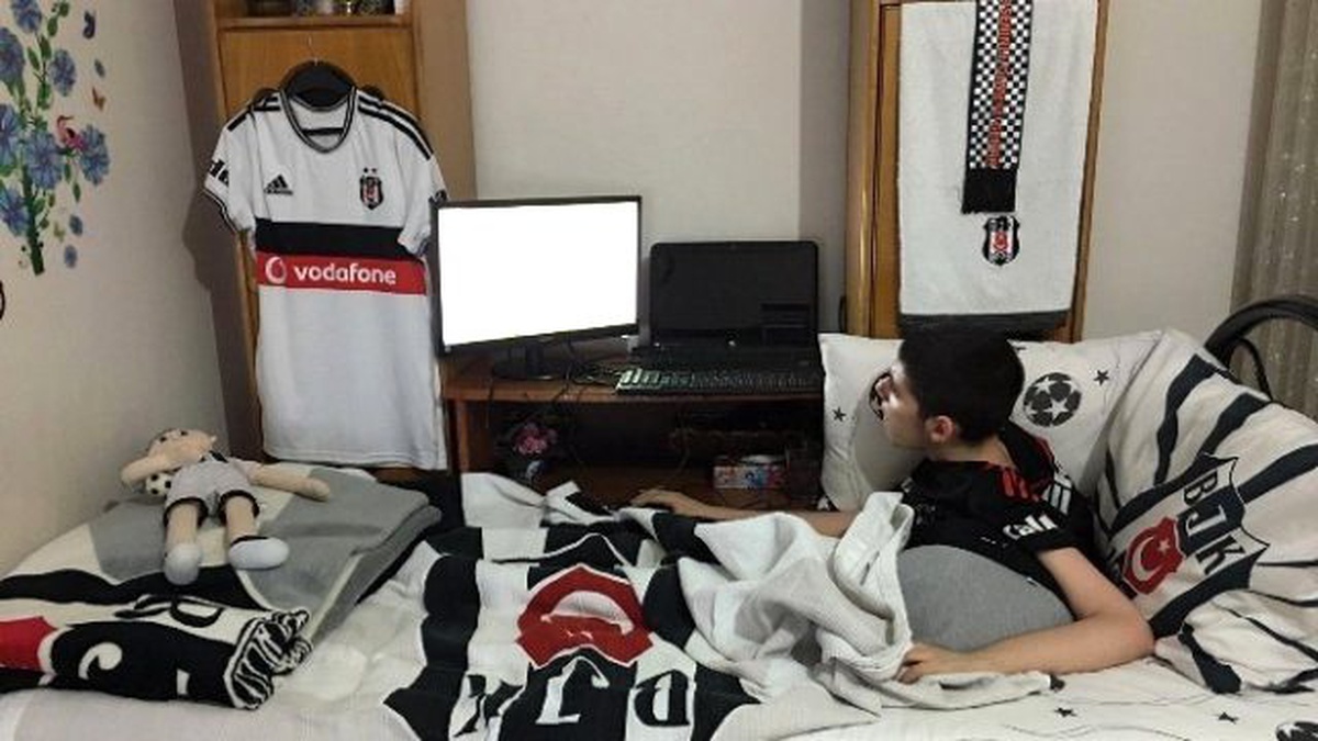 Amansız Hastalıkla Boğuşan Gencin En Büyük Hayali Beşiktaşlı Futbolcularla Tanışmak