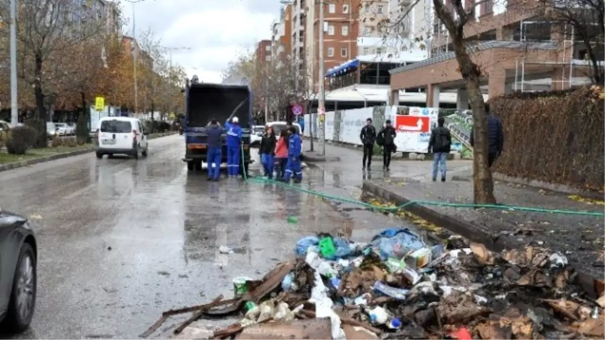 Ambalaj Atıklarını Toplama Aracında Yangın