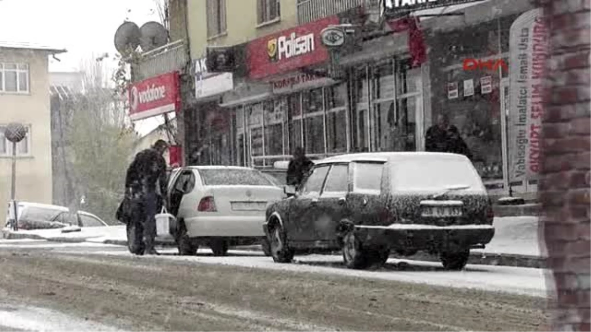 Ankara\'da Kar Yağışı ve Tipi Etkili Oldu -2