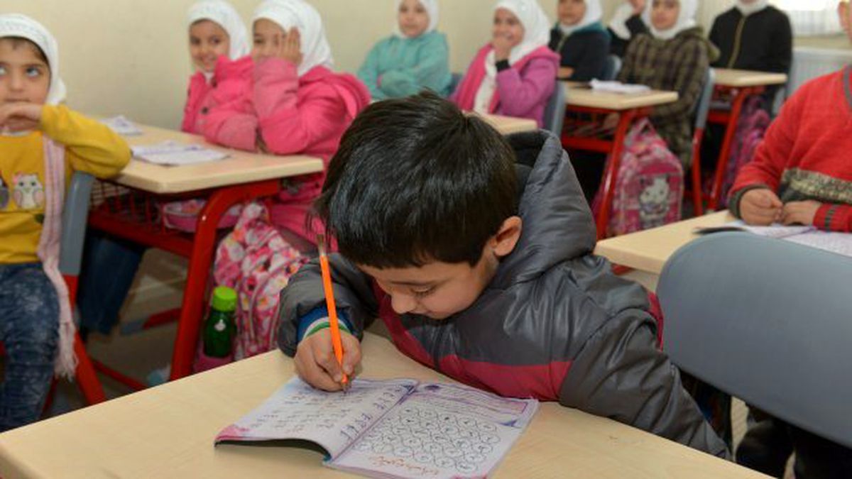 Başkan Altepe\'den Suriyeli Çocuklara Moral