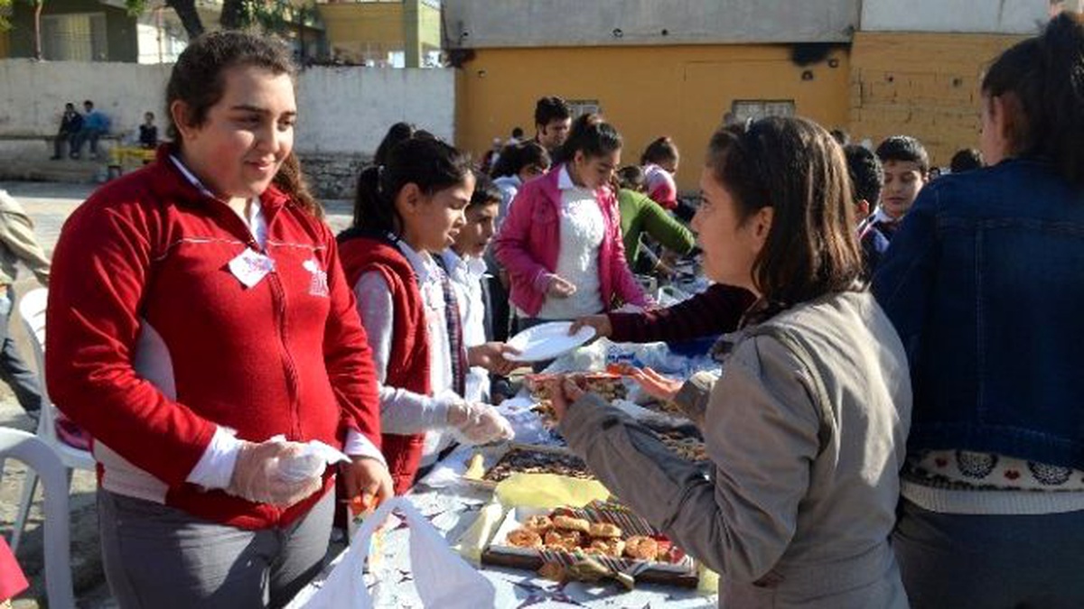 Bayırbucak Türkmenleri İçin Öğrencilerden Kermes