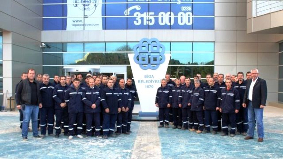 Biga Belediyesi Personelinin Kıyafetlerini Yeniledi