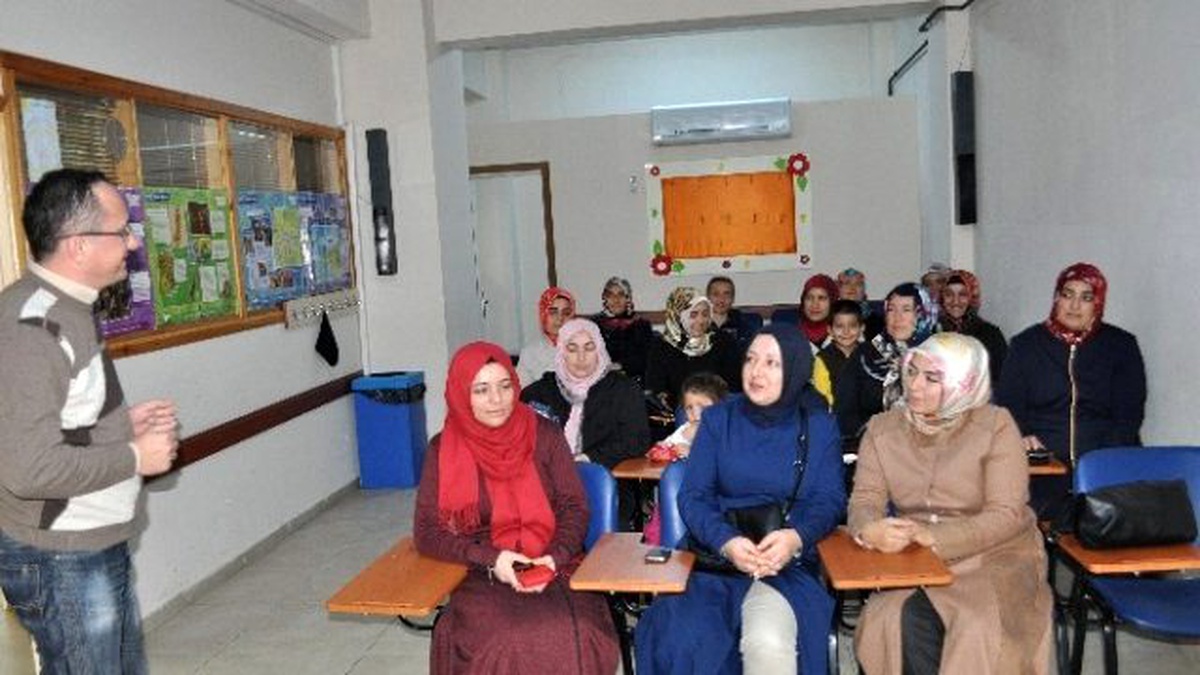 Darıca Belediyesi\'nden Öğrenci Velilerine Eğitim