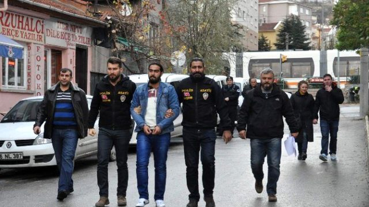 Düğün Magandası Silahıyla Birlikte Yakalandı