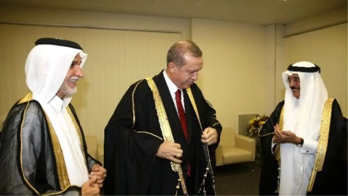 Erdoğan'a Katar'da Fahri Doktora Unvanı Verildi