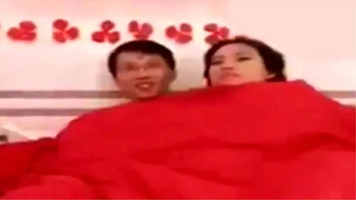 Gelinle Damat, Düğünden Sonra Davetlilerin Önünde İlişkiye Girdi!