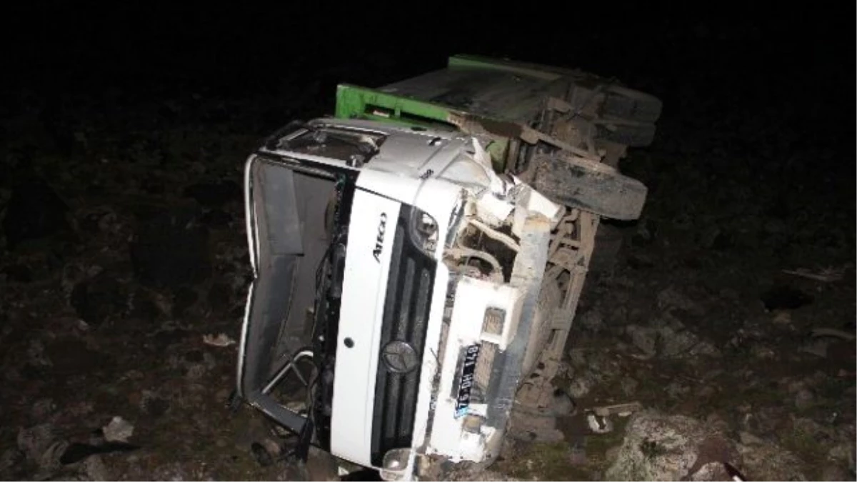 Iğdır\'da Belediye Çöp Kamyonu Kaza Yaptı: 1 Ölü 2 Yaralı
