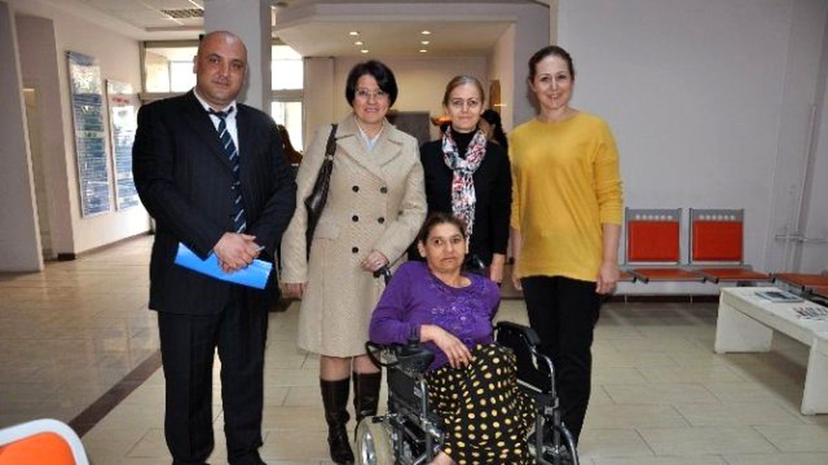 İhtiyaç Sahibi Engelli Vatandaşa Hediye Akülü Araba
