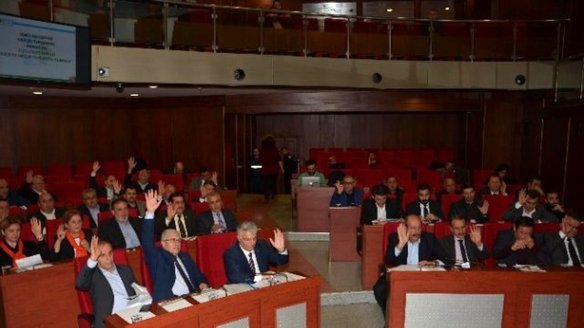 İzmit Belediye Meclis Toplantısında Kadına Şiddete Dikkat Çekildi