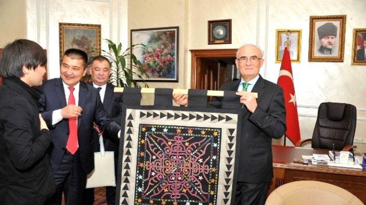 Kırgız Heyet Başkan Yılmaz\'ı Ziyaret Etti
