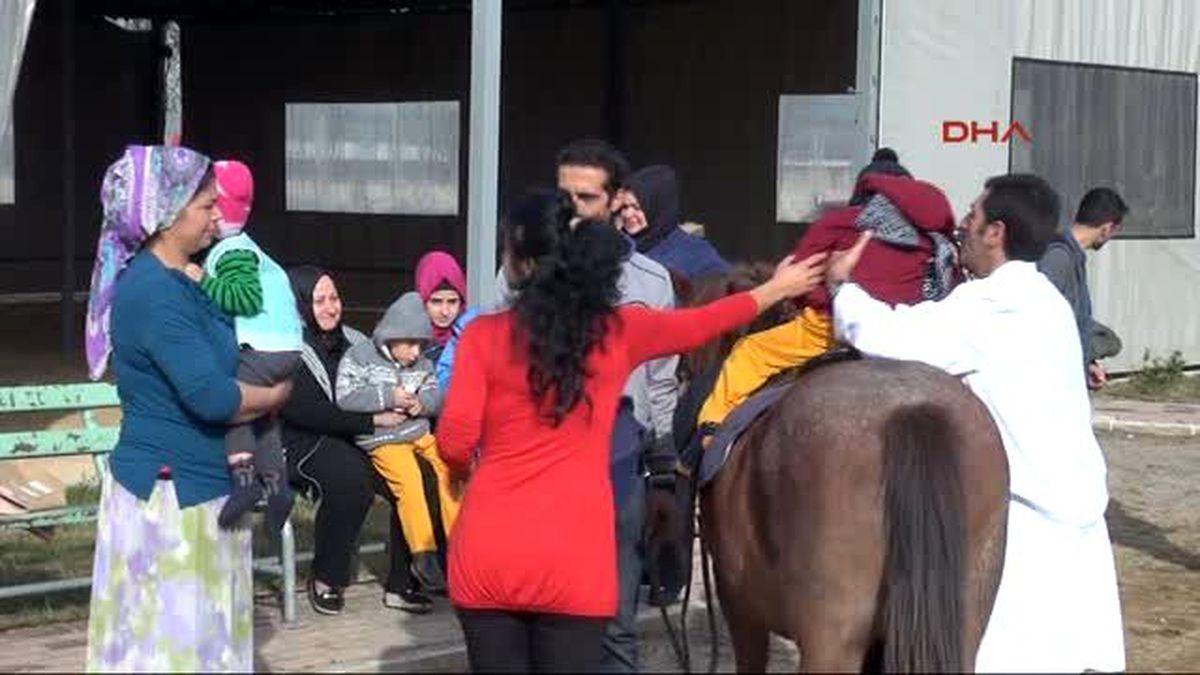 Kocaeli Engelli Çocuklar Atla Terapi Görüyor 2