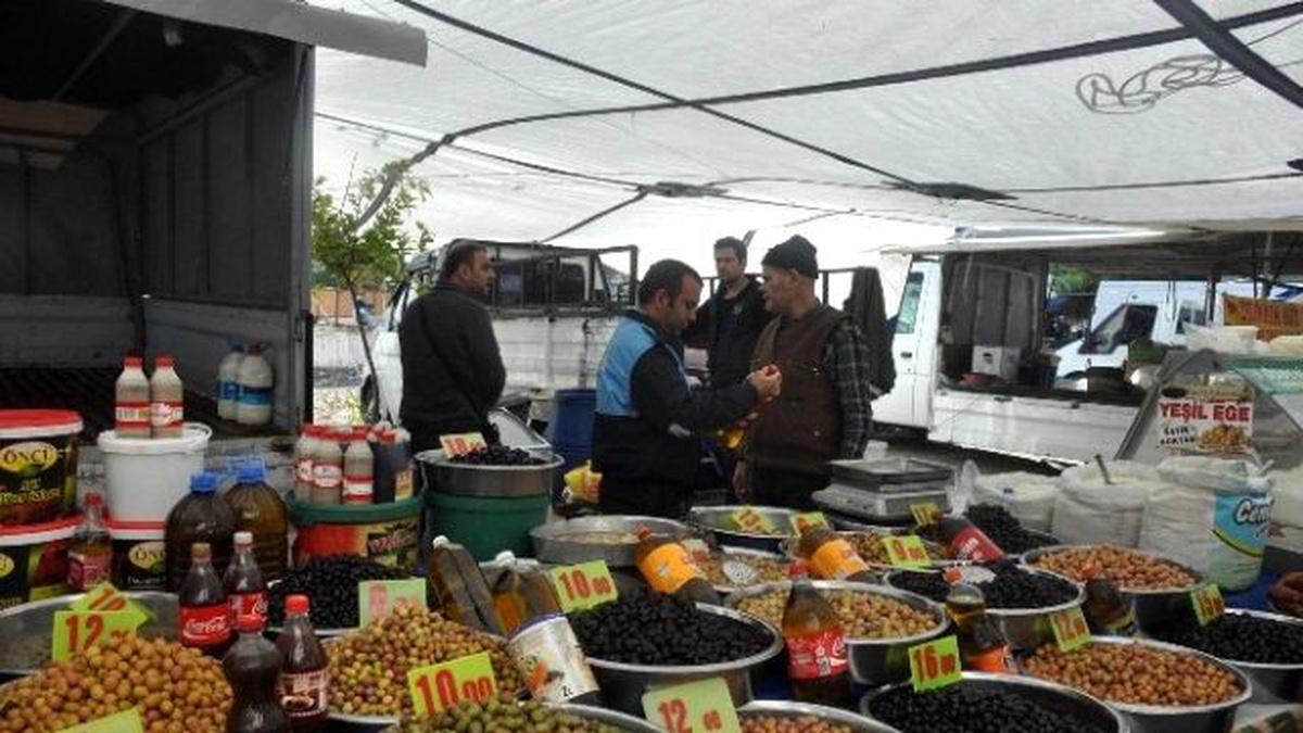 Kuşadası\'nda Pazar Yerlerinde Gıda Denetimi