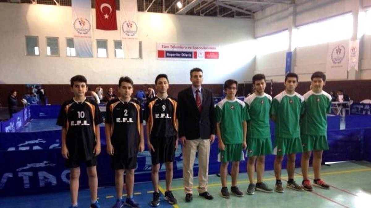 Liseli Gençler Masa Tenisinde Yarıştı