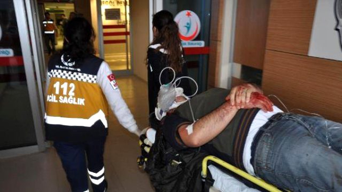 Minibüs Bariyerlere Çarpıp Takla Attı: 1 Ölü, 1 Yaralı