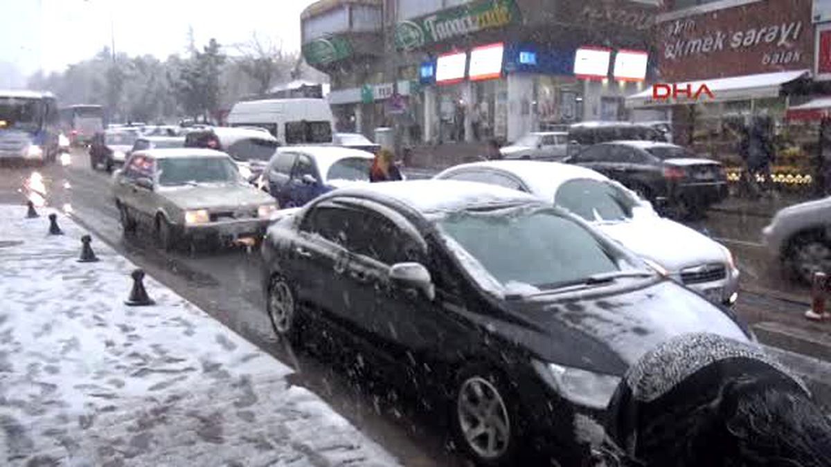 Nevşehir\'e Mevsimin İlk Karı Yağdı