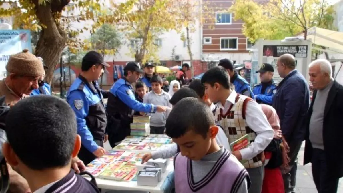 Polislerden, Öğrencilere Hikaye Kitabı