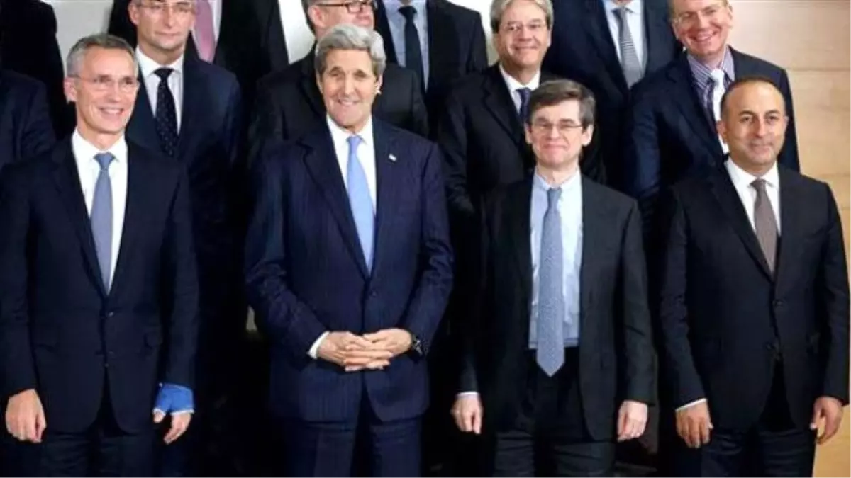 NATO Karadağ\'ı Davet Etti, Rusya Ortak Projeleri İptal Ediyor