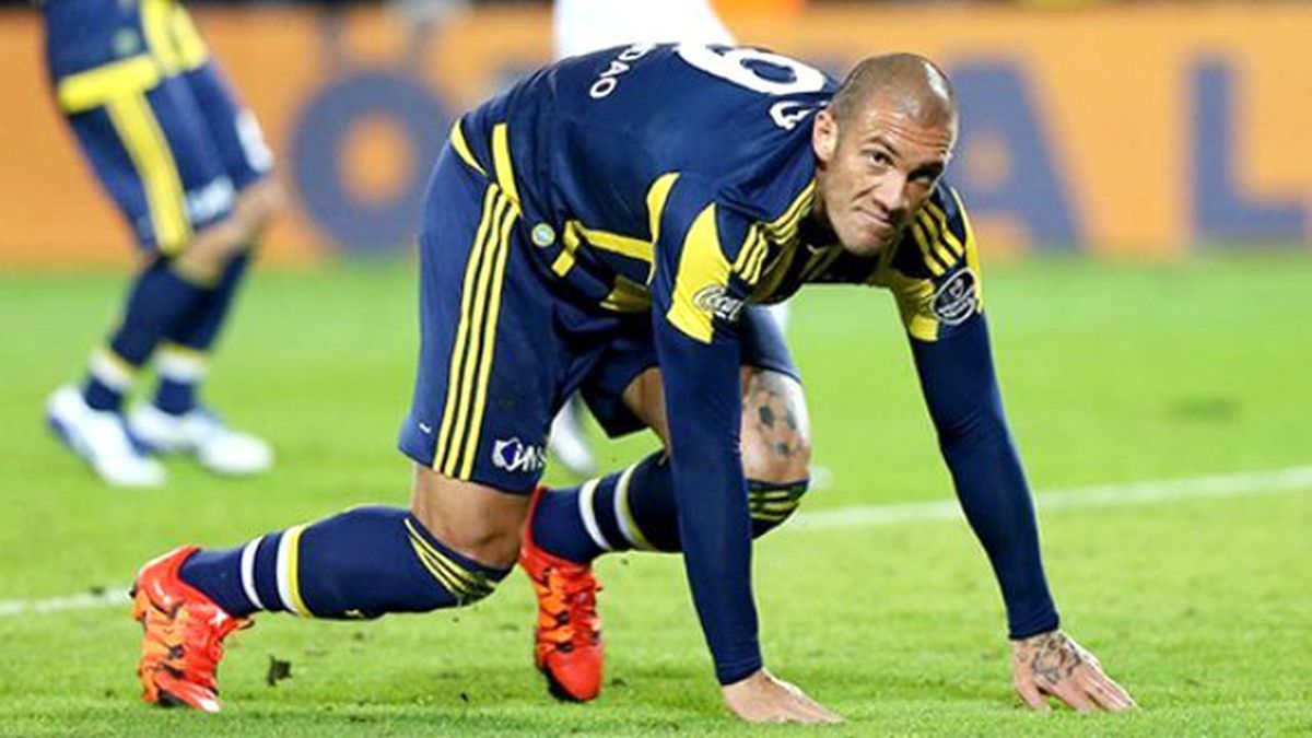 UEFA'dan İlginç Fernandao Çağrısı: İlk 11'de Başlamamalı mı