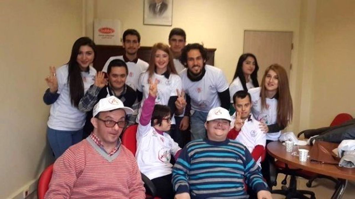 Üniversiteli Tolga\'dan Engellilere Ücretsiz Bilgisayar Eğitimi