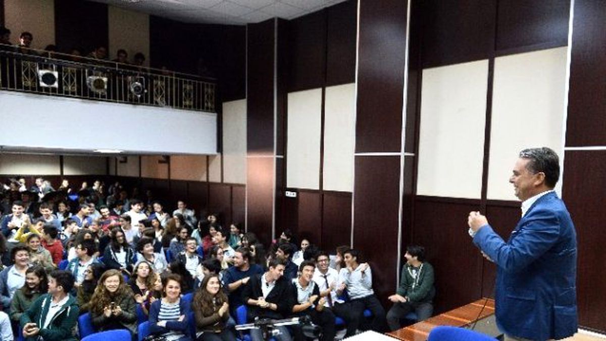 Uysal\'dan Öğrencilere Belediyecilik Dersi