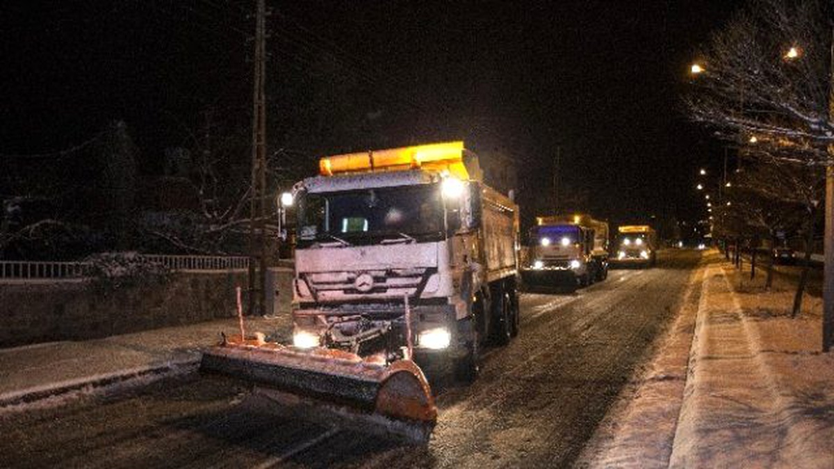 8 Ayrı Ekip, Bin Ton Tuz Kullanarak 300 Km Yol Temizledi