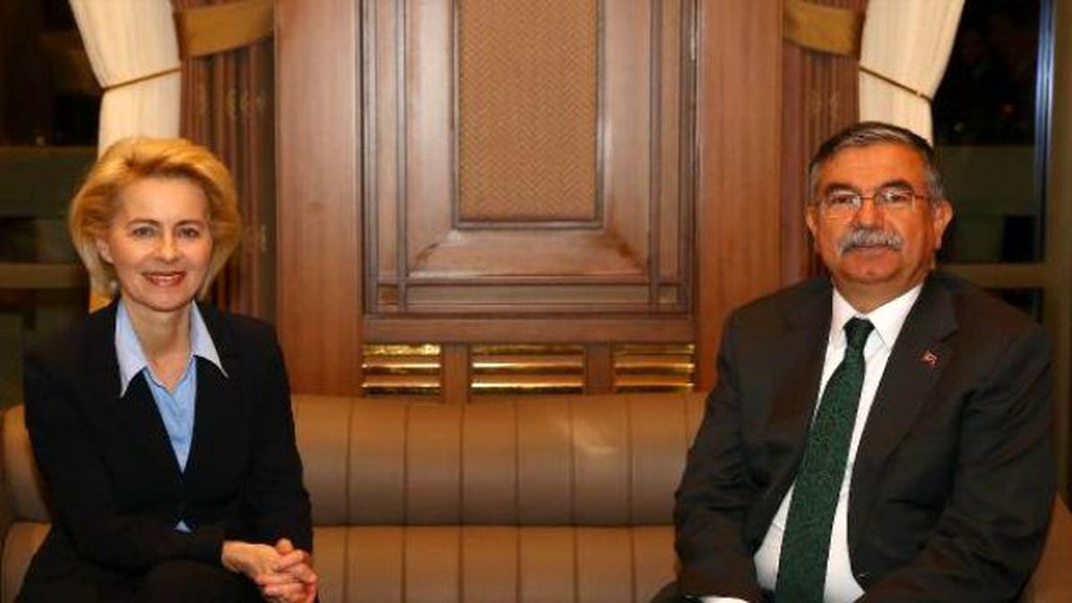 Alman Savunma Bakanı Ursula Von Der Leyen, Cumhurbaşkanlığı Sarayı\'nda