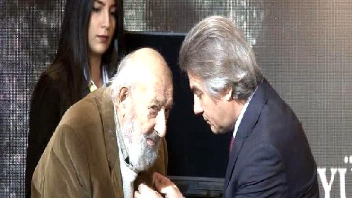 Ara Güler\'e \'Beyoğlu Nişanı\'...
