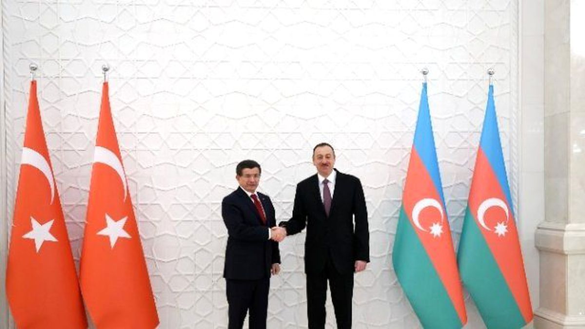 Başbakan Davutoğlu Aliyev\'le Görüştü