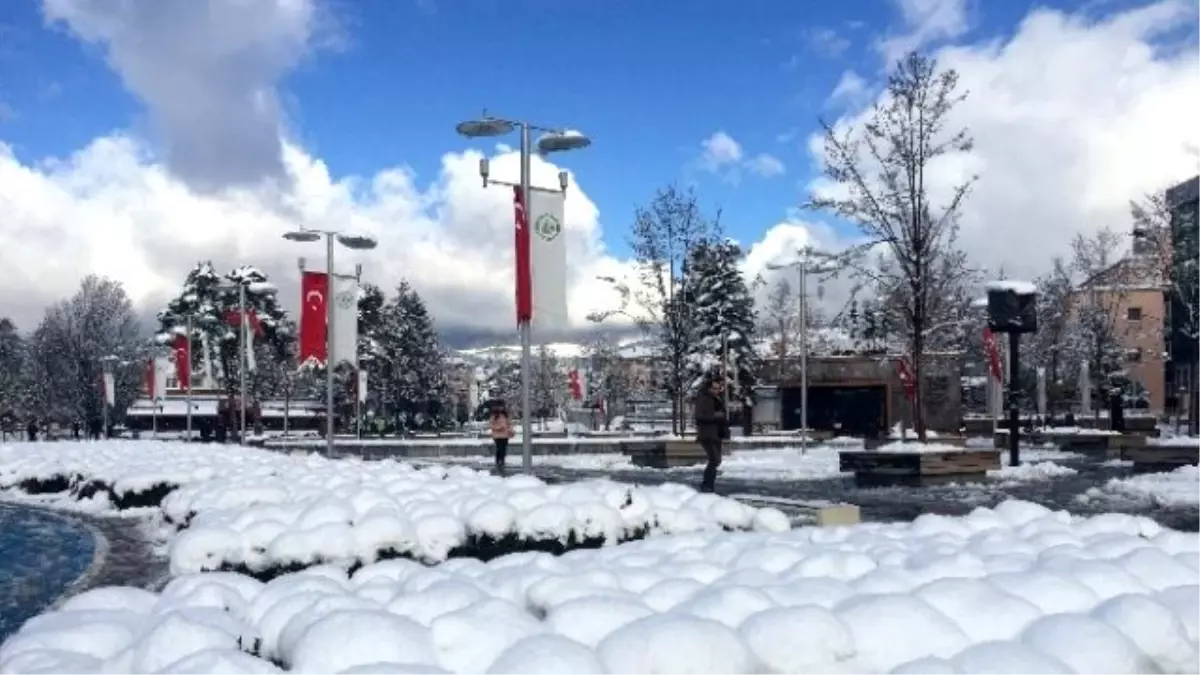 Bolulular Güne Beyaz Örtüyle Uyandı