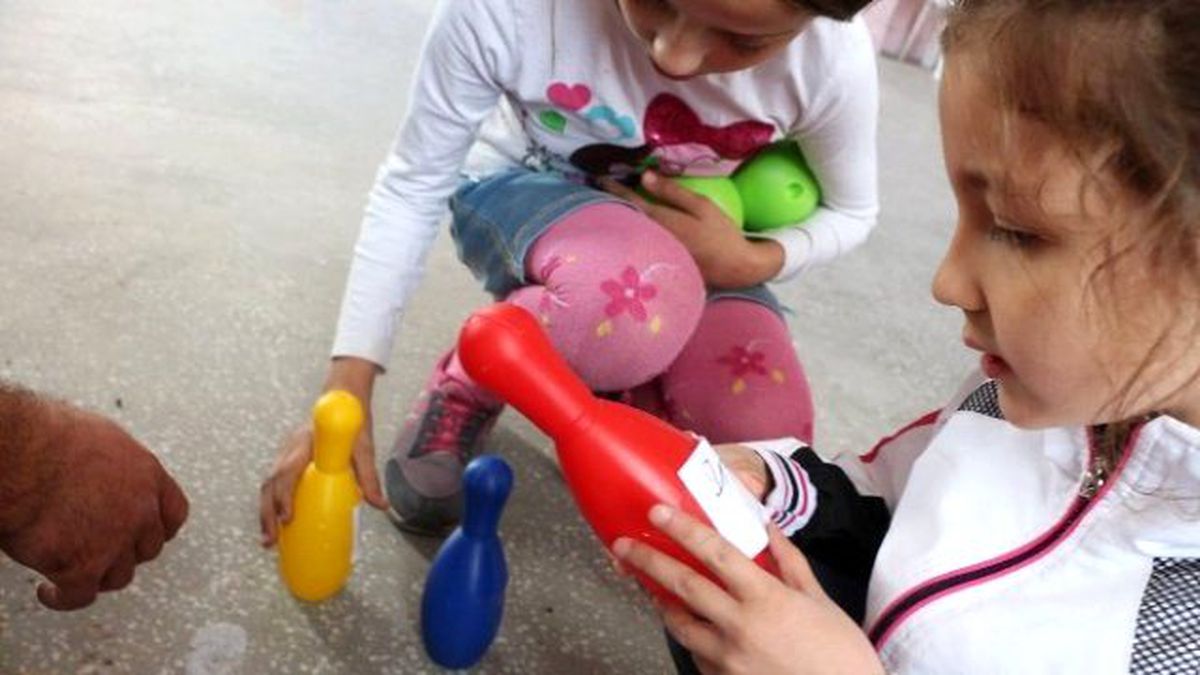 Bowling Lobutlarıyla Ses Hece ve Kelime Tekrarı Yapıyor
