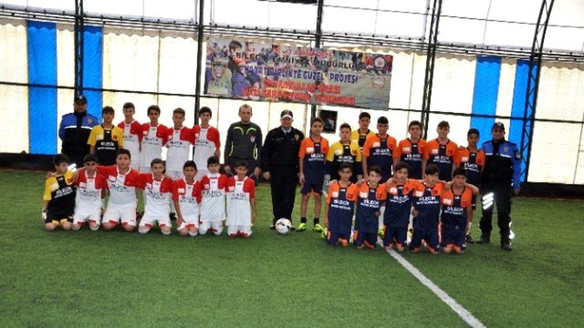 Bozüyük\'te Ortaokullar Arası Futbol Turnuvası Başladı