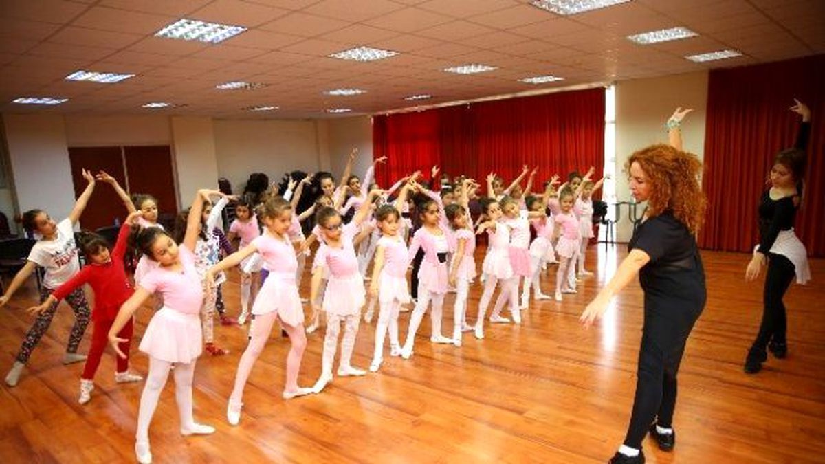 Buca\'da Her Yaştan Kişiye Dans Kursu