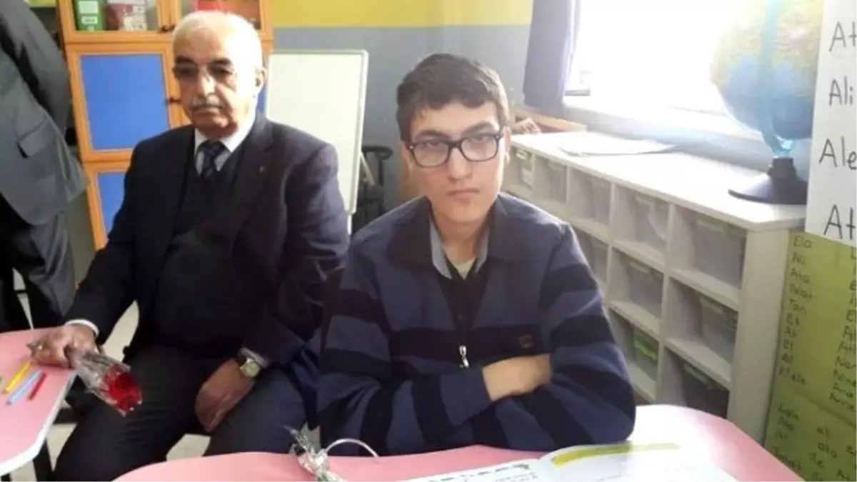 Dinar Engelliler Derneğinden Fatih Ortaokulu Özel Eğitim Sınıfını Ziyaret Etti