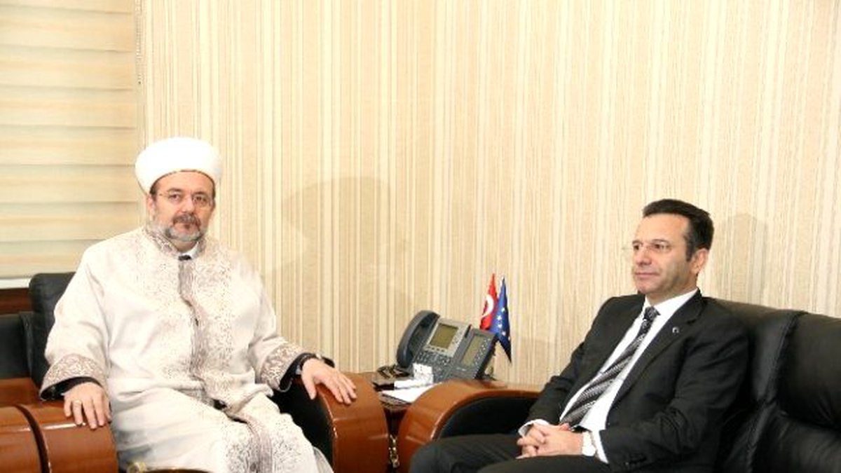 Diyanet İşleri Başkanı Diyarbakır Valiliği\'ni Ziyaret Etti