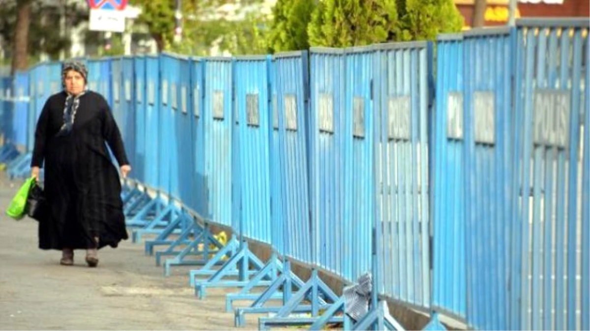 Diyarbakır\'da Sur\'dan Sonra Dağkapı Meydanı\'nda Sokağa Çıkma Yasağı