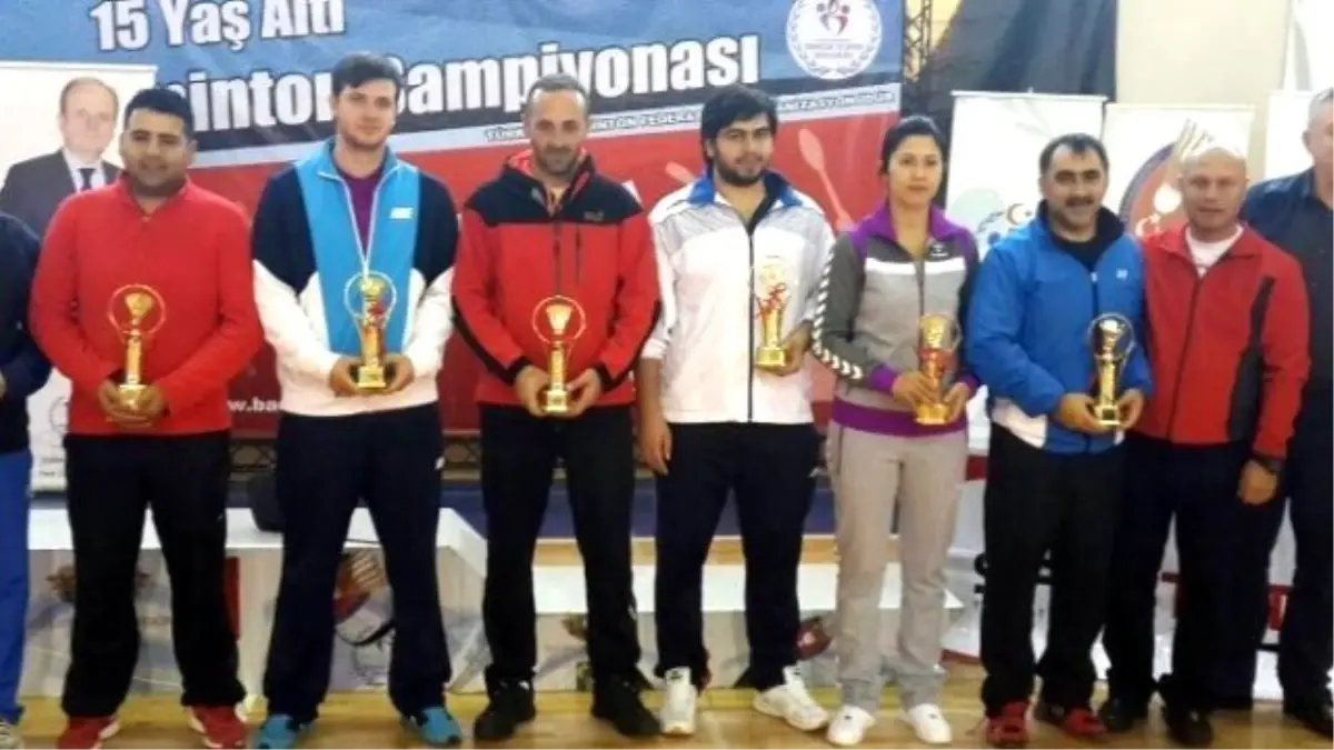 En Başarılı Badminton Antrenörleri Seçildiler