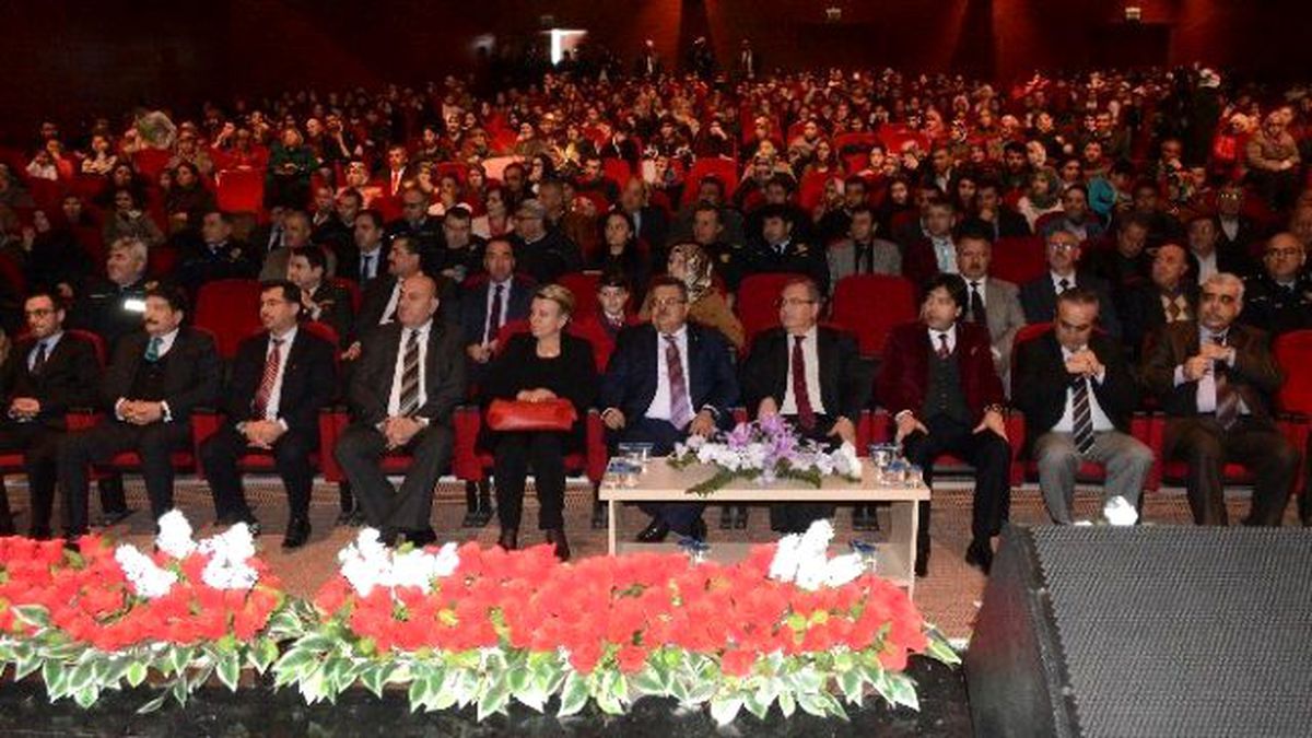 Engelli Çocuklar Protokol Üyelerini Mest Etti