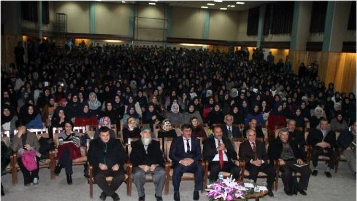 Erzincan Anadolu İmam Hatip Lisesinden "Değerler Eğitimi" Konferansı