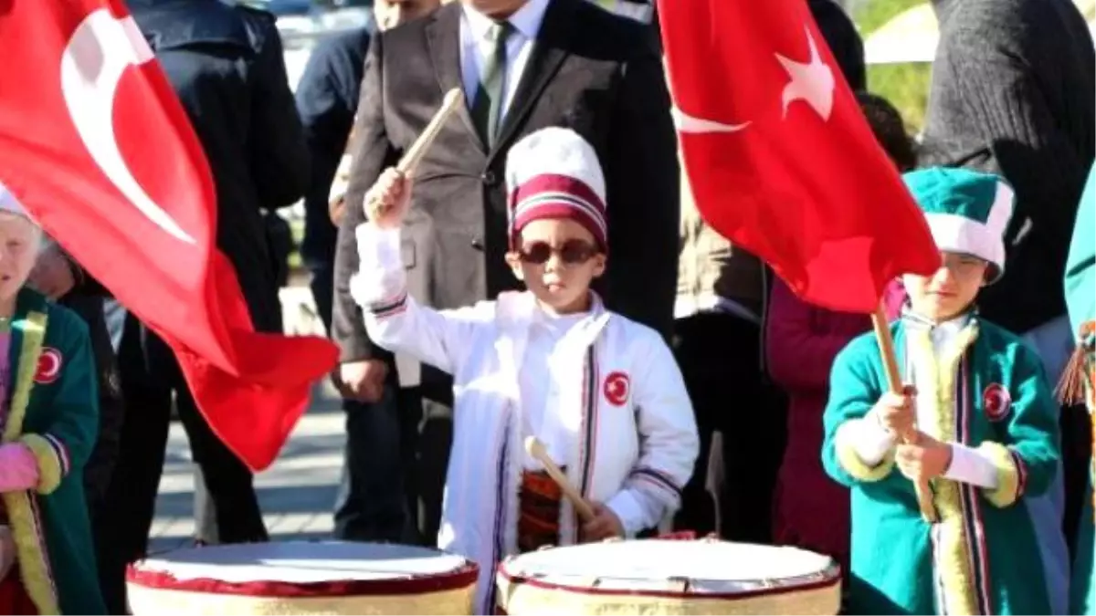 Görme Engelli İlkokul Öğrencilerinden Mehter Takımı