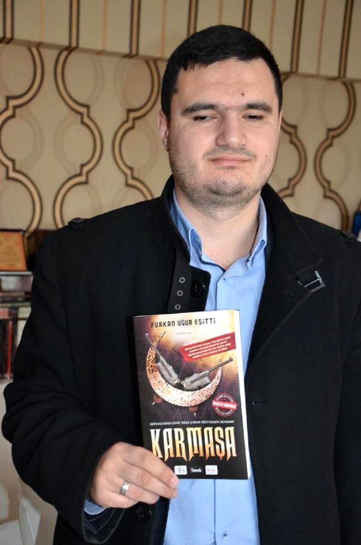 Görme Engelli Yazar \'Ajanlık\' Hayalini Kitabında Gerçekleştirdi
