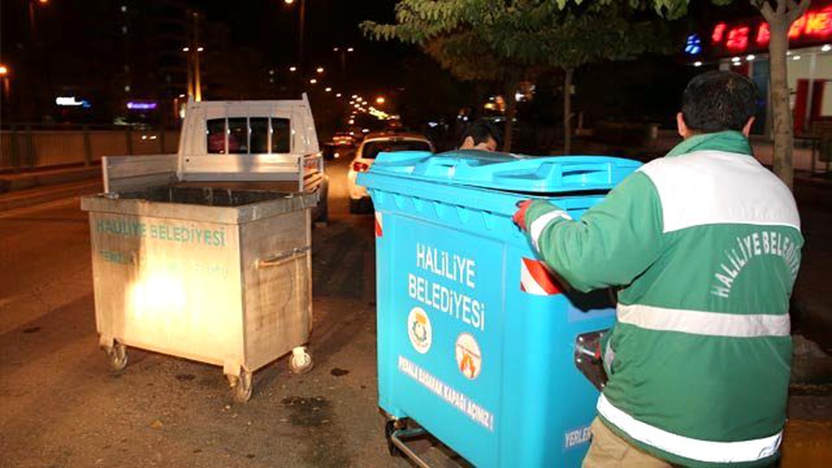 Haliliye\'de Çöp Konteynerleri Yenilendi