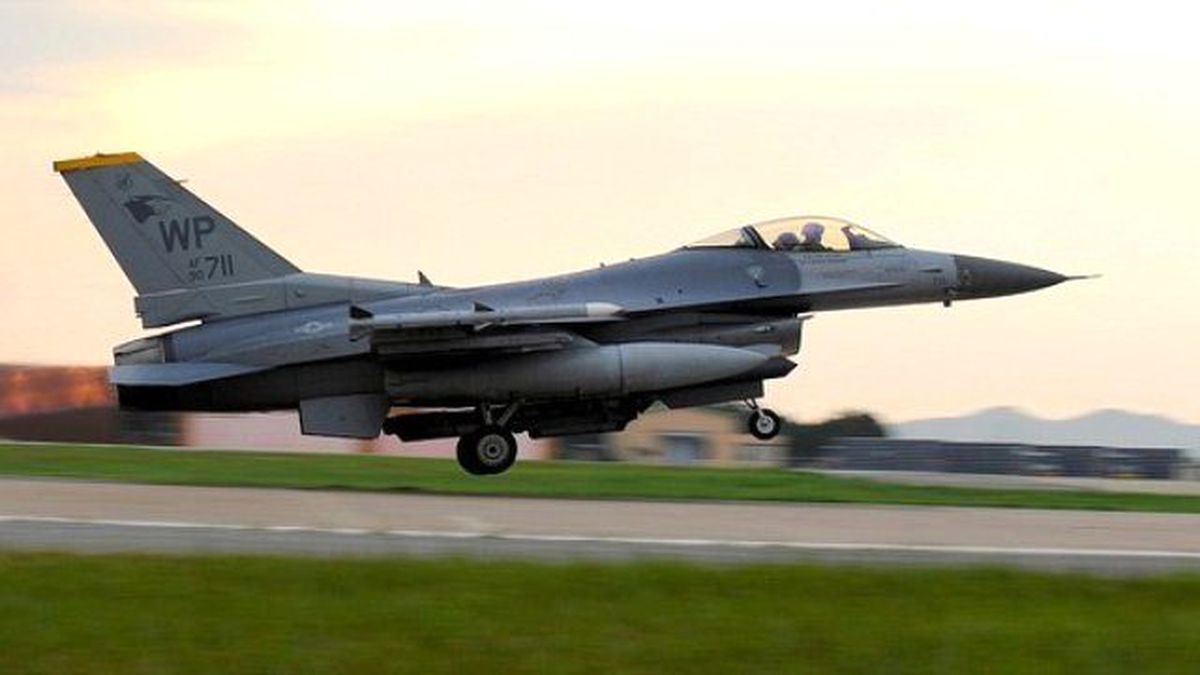 İngiltere IŞİD'i Suriye'de Vuracak