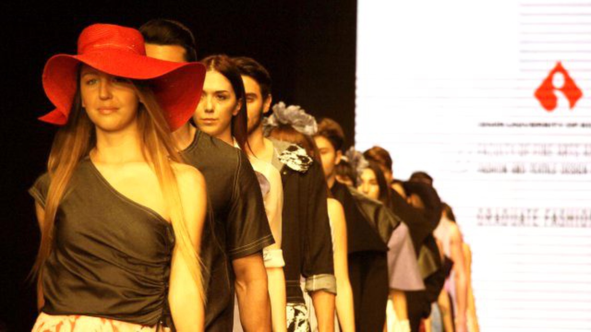 İzmir Fashion Week\'e Muhteşem Açılış