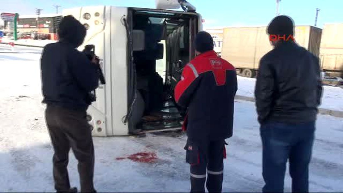 Nevşehir? de Öğrenci Servisi Buzlanma Nedeniyle Kaza Yaptı; 9 Yaralı