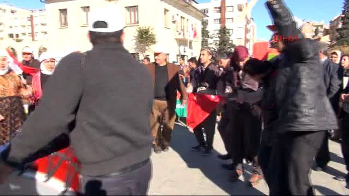 Şanlıurfa?da Engeliler Davul-zurna Eşliğinde Yürüdü