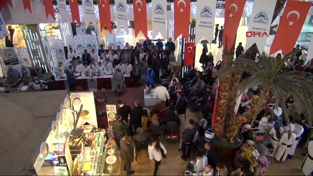 Şanlıurfa?da Engelliler Çiğköfte İçin Ter Döktü