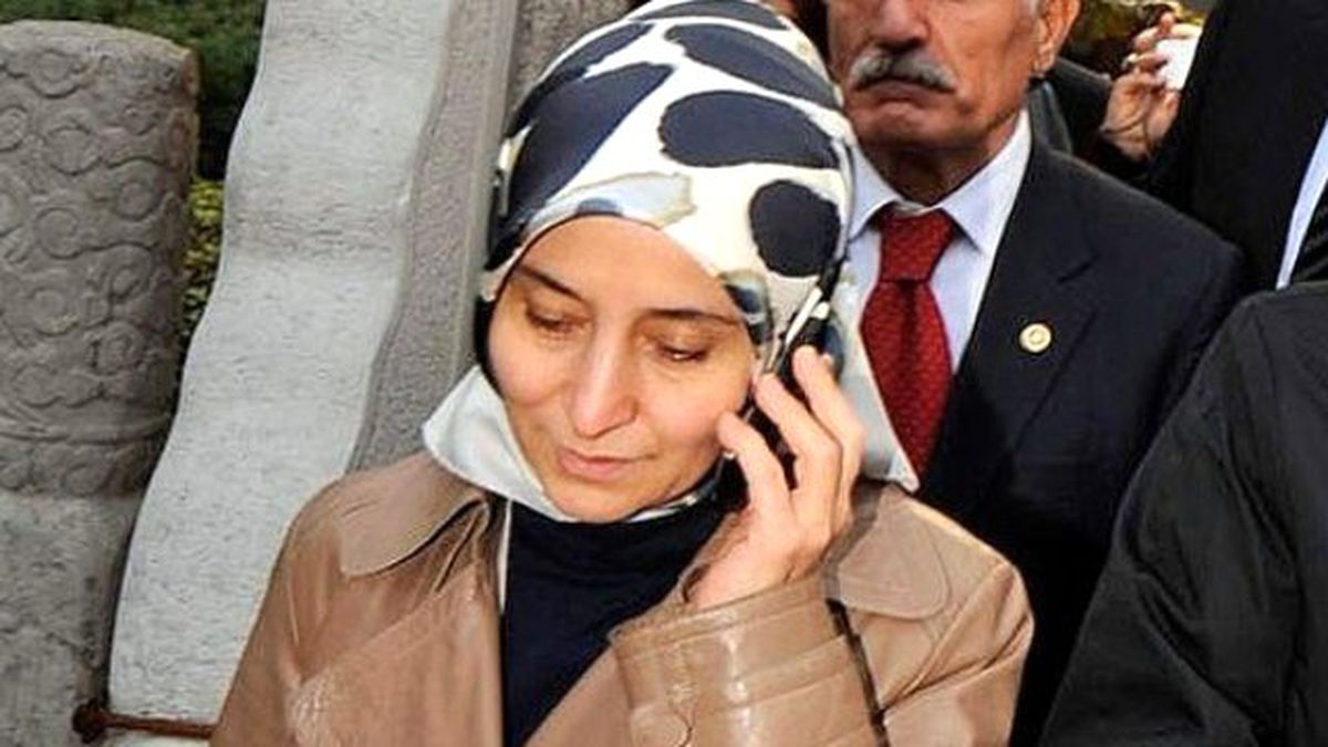 Sare Davutoğlu Özgecan'ın Annesini Aradı